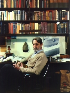 谢尔比·富特在他的书房。